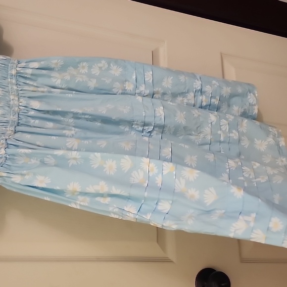 Simply Southern Size Medium Womens Light Blue With Daisies Dress - Picture 3 of 15